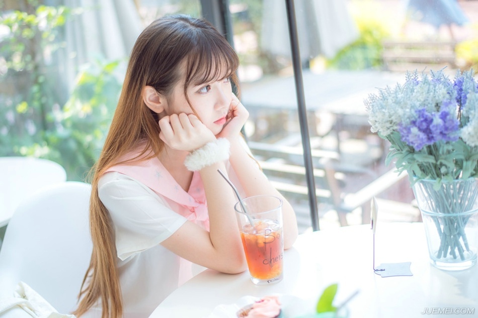 路还很长，难免心酸皱眉，但无论怎样，别松手就好。